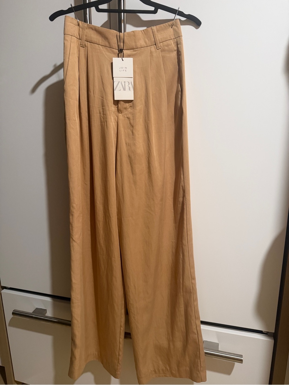Zara Women’s Wide-Leg Khaki Pants